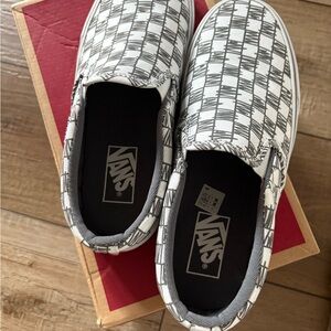 Vans Men's Grey and White Checkered Slip-On Sneakers